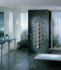 1190_120805_bg_24006